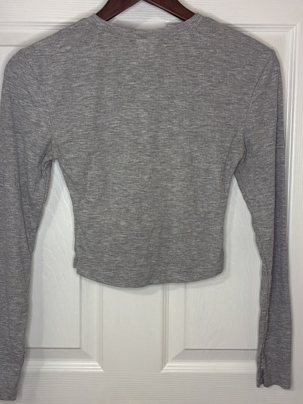 AYBL Gray Ribbed Long-Sleeve Crop Top - Picture 2 of 4